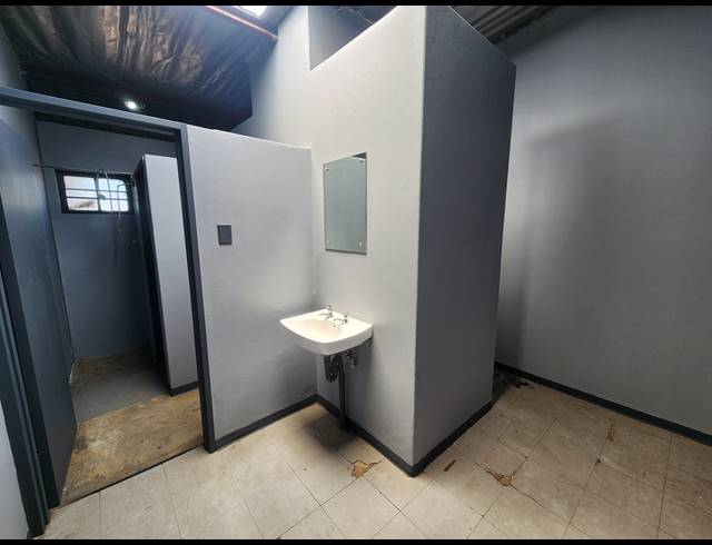 196M² WAREHOUSE TO LET IN WADEVILLE